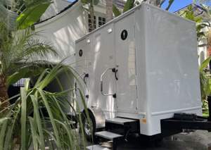 Remorque de bureau double de luxe personnalisable et économique avec toilettes, portable et mobile, pour chantier et extérieur - Product Image 2