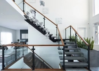 Maßgefertigte Moderne Gerade Treppen mit Glasgeländer, Schwebende I-förmige Aluminiumstufen für Hausrenovierungen, Edelstahl-Balkon, Einkaufszentrum