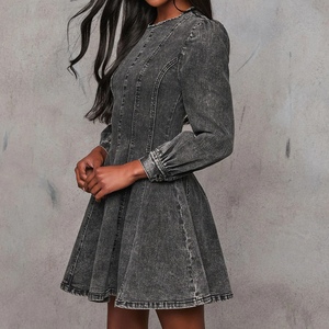 Elegante Abito in Denim a Maniche Lunghe da Donna con Dettaglio a Contrasto in Vita - Product Image 4