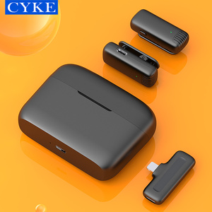 CYKE <span class=keywords><strong>Micro</strong></span> <span class=keywords><strong>Cravate</strong></span> <span class=keywords><strong>Sans</strong></span> <span class=keywords><strong>Fil</strong></span> Double Portable Mini, Microphone avec Clip de Col et Station de Recharge <span class=keywords><strong>pour</strong></span> <span class=keywords><strong>iPhone</strong></span> J13 - Product Image 2