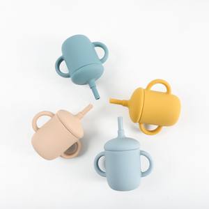 Venta al por mayor de etiqueta privada sublimación bebé niños silicona a prueba de derrames vasos con tapa de paja para niños pequeños bebés en blanco - Product Image 2