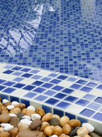 Carrelage de piscine en porcelaine brillante de style marocain, surface rustique, carrelage de piscine en céramique émaillée, couleur mélangée, grande taille, mur extérieur