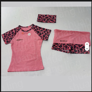 Set Due Pezzi <span class=keywords><strong>Leopardato</strong></span> Y2K per <span class=keywords><strong>Donna</strong></span>, <span class=keywords><strong>Abbigliamento</strong></span> Estivo con Logo Personalizzato, Maniche Corte e Pantaloncini con Fiocco - Product Image 4