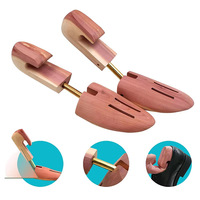 DAYOOH Embauchoir réglable en bois de cèdre anti-odeur et anti-plis pour chaussures