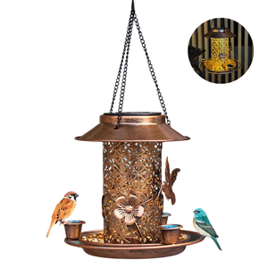 Lanterne de jardin suspendue extérieure décor métallique mangeoire solaire pour oiseaux sauvages avec 3 distributeurs d'eau - Product Image 1