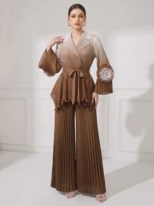 Bluse mit Graduell Wechselndem Farbton Kombiniert mit Plissierter Hose, Damen-Anzug in Übergröße mit Kragen und Blütenärmeln - Product Image 2