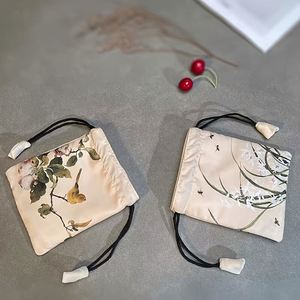 Bolsas de Satén de Lujo al por Mayor con Cordón, Grandes, con Logotipo Personalizado, Reutilizables, Impresión por Grabado, Serigrafía, Reciclables, para Regalos y Manualidades - Product Image 3