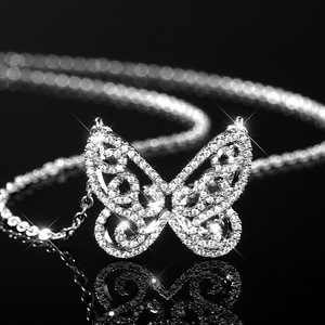 Collana con Ciondolo a Farfalla per Donne, Catena Minimalista per Clavicola, Gioiello Elegante e alla Moda per Uso Quotidiano, Regalo - Product Image 1