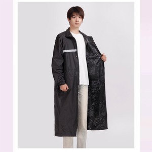 Vente en gros de ponchos de pluie longs noirs personnalisés avec logo imprimé, en tissu Oxford imperméable, pour le travail en extérieur et l'assainissement - Product Image 2