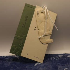 بطاقة ملابس عالية الجودة بتصميم عصري مخصص وشعار ثلاثي الأبعاد لعلامة تجارية - Product Image 2