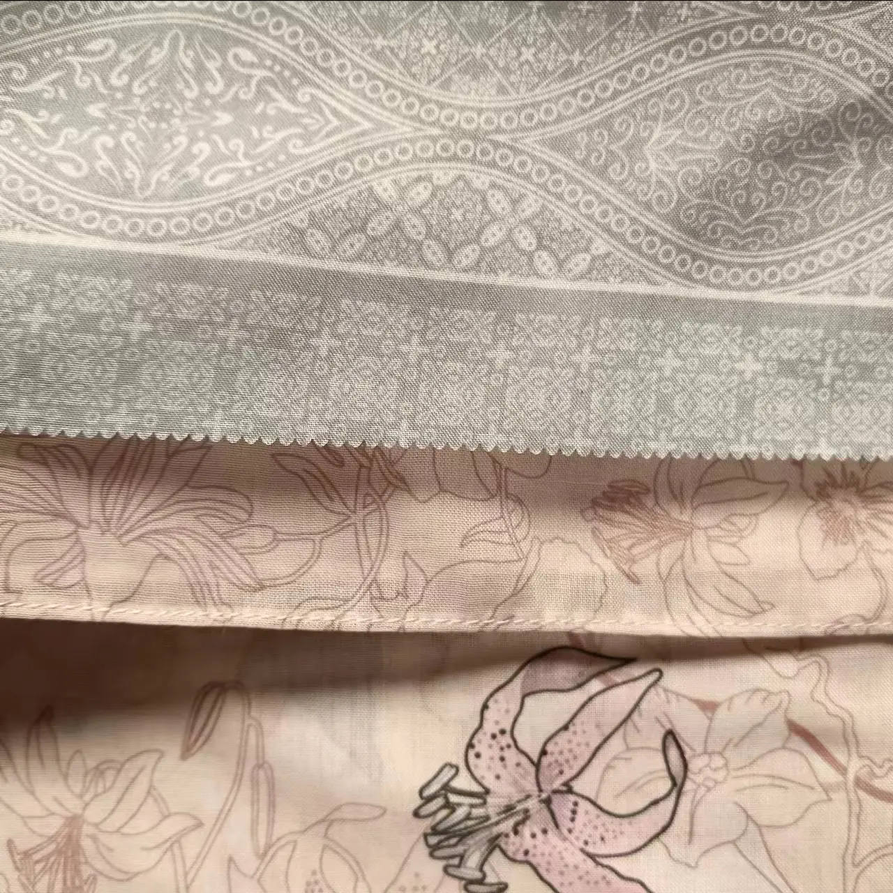 Sciarpa musulmana da donna in voile di cotone con stampa floreale di nuovo Design sciarpa quadrata in voile stampata hijab