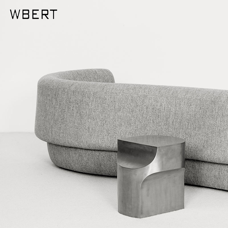 สีเทาเข้ม