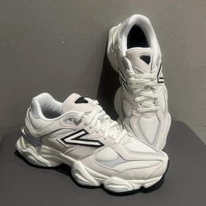 2025 luxe rétro mode 9060 hommes et femmes baskets de course haute qualité respirant maille daim chaussures de marche décontractées - Product Image 1