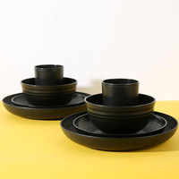 Ensemble de vaisselle écologique réutilisable et incassable de 16 pièces, assiettes, bols et tasses en paille de blé, ensemble de vaisselle moderne noir en boîte cadeau