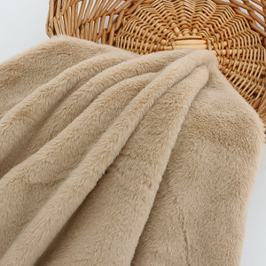 Vente en gros de tissu en <span class=keywords><strong>peluche</strong></span> en fourrure de lapin de haute qualité sans perte vêtements poupées Textiles de maison couvertures tissus - Product Image 5