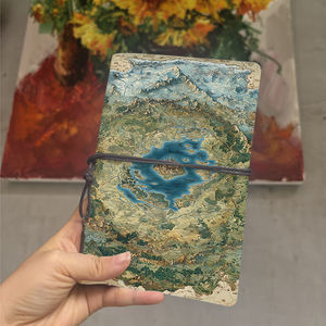 Beau journal relié cadeau réfléchi idéal pour les journaux de gestion du temps avec des rivières de montagnes de château de lac imprimées sur le - Product Image 1