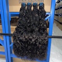 Produits capillaires vietnamiens bruts, lots de cheveux humains indiens à ondulations naturelles, extensions de cheveux humains brésiliens vierges doublement étirés