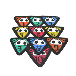 Marquage <span class=keywords><strong>de</strong></span> terrain <span class=keywords><strong>de</strong></span> football Matériau PVC durable Cône <span class=keywords><strong>de</strong></span> balle Équipement d'entraînement <span class=keywords><strong>de</strong></span> football MAICCA MK-8104-2 20cm Couleurs personnalisées ODM - Product Image 1