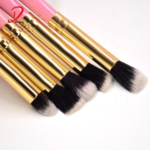 Ensemble de 10 pinceaux de maquillage <span class=keywords><strong>orange</strong></span> à marque privée avec poils synthétiques et manche en bois pour usage quotidien du visage, marque OEM, incluant un pinceau anticernes - Product Image 4