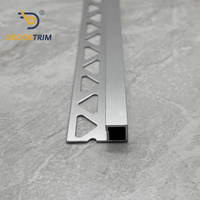 DECORTTRIM Profilé carré en aluminium à forte adhérence pour bords de carrelage irréguliers, profil en U avec design à trous triangulaires pour une installation facile