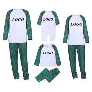 Set Pigiama Coordinato Famiglia Natale 2026 in Poliestere per Sublimazione, Pigiami Donna Personalizzabili, Abbigliamento Coordinato Famiglia - Product Image 3