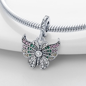 Vente en gros de pendentifs en argent 925 avec des papillons bleus et roses qui brillent dans le noir, perles pour bracelet et <span class=keywords><strong>collier</strong></span>, bijoux pour femmes, cadeau - Product Image 4
