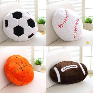 Variété de styles Peluches Football Basketball Jouets en peluche en forme de ballon Coussin de lit Oreiller Décoration de la maison - Product Image 2