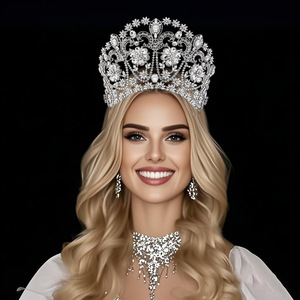 Couronne de Reine de la Beauté Mondiale, Tiara de Mariée en Alliage et Strass, Couronne Exquise Réglable pour Scène, Défilé et Fête - Product Image 1