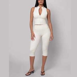 Set Yoga 2 Pezzi Personalizzato, Tinta Unita, Ultra Morbido, Top con Zip e Leggings a Vita Alta, Completo Capri per Donna - Product Image 3