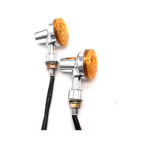 Clignotant LED universel pour moto avec protection IP67 et lumière jaune pour une sécurité accrue - Product Image 1