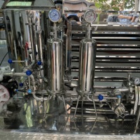 Machine de production de parfum en acier inoxydable 50L 100L 200L 500L avec agitateur, mélangeur, moteur et filtre pour le mélange de parfums