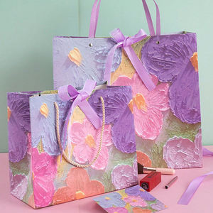 Bolsa de Papel con Diseño de Flores al Estilo Pintura al Óleo - Hermosa Bolsa de Regalo con Diseño Rosa de Primavera y Lazo - Product Image 3