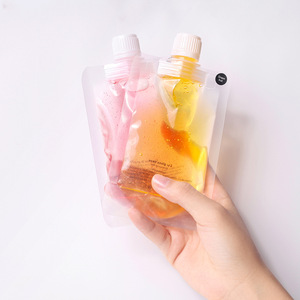 Brillo Labial con Base Transparente en Bolsa Autoportante de 50ml, 100ml, 200ml, Fórmula Líquida Transparente para Personalización DIY - Product Image 3