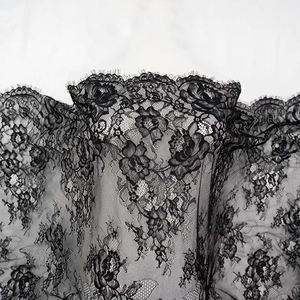 قماش دانتيل شانتيلي فرنسي فاخر عالي الجودة بتصميم مخصص من المصنع لفساتين السيدات - Product Image 3