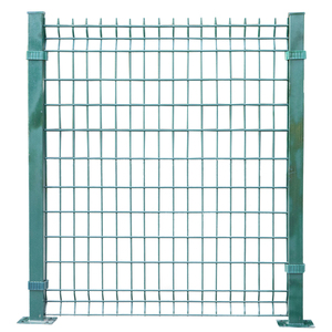 Panneaux de clôture en treillis soudé galvanisé recouvert de PVC vert incurvé anti-rongeurs pour autoroute - Product Image 3