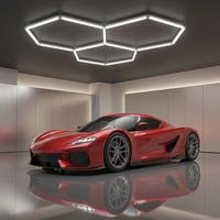 Lumière LED suspendue hexagonale personnalisée 6500K pour garage, plafond de boîte de nuit, studio de detailing automobile, éclairage de travail