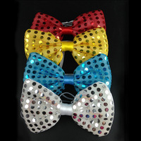Cravates LED Lumineuses, Noeuds Papillon Clignotants à Paillettes Multicolores pour Noël, le Poisson d'Avril, Festivals de Musique, Bars et Danses