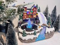 Rumah Desa Natal Resin LED Serat Optik Besar Promosi, Ornamen Anime Lucu, Air Mancur Asli, Religius