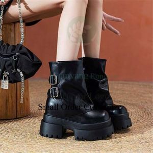Botas de Mujer con Tacón Alto y Plataforma, Estilo Moderno, con Abertura en la Parte Superior - Product Image 4
