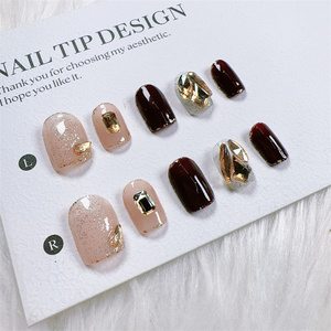 Faux ongles faits à la main Faux ongles à presser pour les doigts avec décoration en diamant Ongles acryliques de luxe avec accessoires - Product Image 5