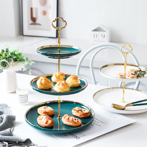 Mariage or jante blanc <span class=keywords><strong>vert</strong></span> céramique porcelaine gâteau dessert serpent support de <span class=keywords><strong>table</strong></span> or gâteau stand niveau - Product Image 2