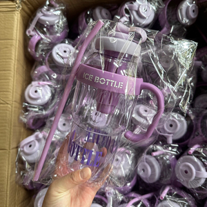Botella de agua de plástico grande de 1400 ml con pajita a prueba de fugas, linda taza portátil para niños para deportes de verano. - Product Image 3