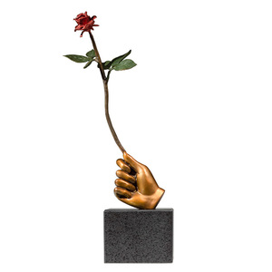 Escultura de Rosas en Cobre y Oro, Flor en Rama, Decoración Artística para Sala de Estar, Regalo para el Día de San Valentín - Product Image 1
