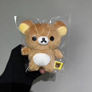 Orsetto femmina Rilakkuma, premio del 20° anniversario della stazione di Tokyo, personaggio del manager del negozio, orsetto guloso, ciondolo in peluche della squadra di baseball - Product Image 2