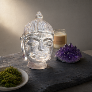 Cabeza de Buda de Cuarzo Transparente: Un Símbolo de Iluminación y Claridad Cristalina - Product Image 3