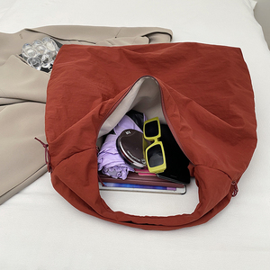 Bolso de Hombro de Gran Capacidad, Nuevo Bolso Tipo Dumpling, Bolso Casual para Mujer, Diseño Moderno con Cierre de Cremallera, Tela de Alta Calidad - Product Image 5