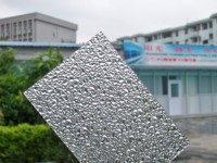 Feuille de polycarbonate gaufré au diamant de 3mm Panneau mural en plastique transparent en polycarbonate feuille de polycarbonate gaufré