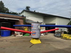 EASYFUN Factory : Jeu gonflable Wipeout Meltdown personnalisé et interactif, modèle commercial éliminateur, pour une expérience Wipeout gonflable immersive et excitante. - Product Image 3