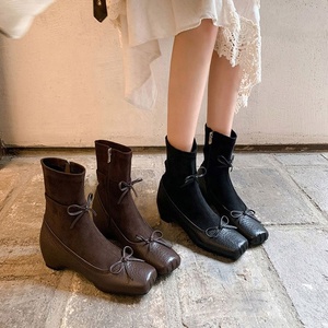 Bottes ajustées pour femme en peau de mouton, style vintage, inspirées du ballet, à nœud, nouvelle collection automne-hiver style français, à bout épais - Product Image 3