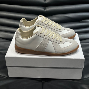 Chaussures décontractées unisexes personnalisées de haute qualité, tendance, classiques, best-sellers, de marque <span class=keywords><strong>Arrow</strong></span> Stud Platform Sneakers, 2025 - Product Image 1